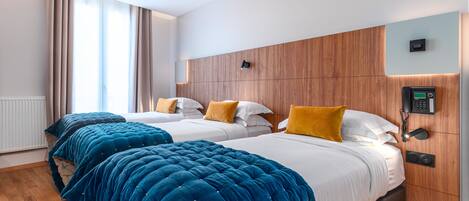 In-room safe, soundproofing, iron/ironing board, free WiFi
