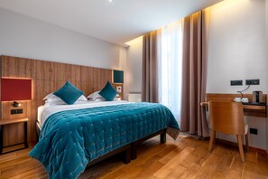 In-room safe, soundproofing, iron/ironing board, free WiFi