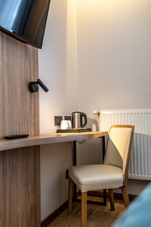 Una cassaforte in camera, insonorizzazione, ferro/asse da stiro