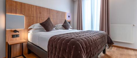 In-room safe, desk, soundproofing, iron/ironing board