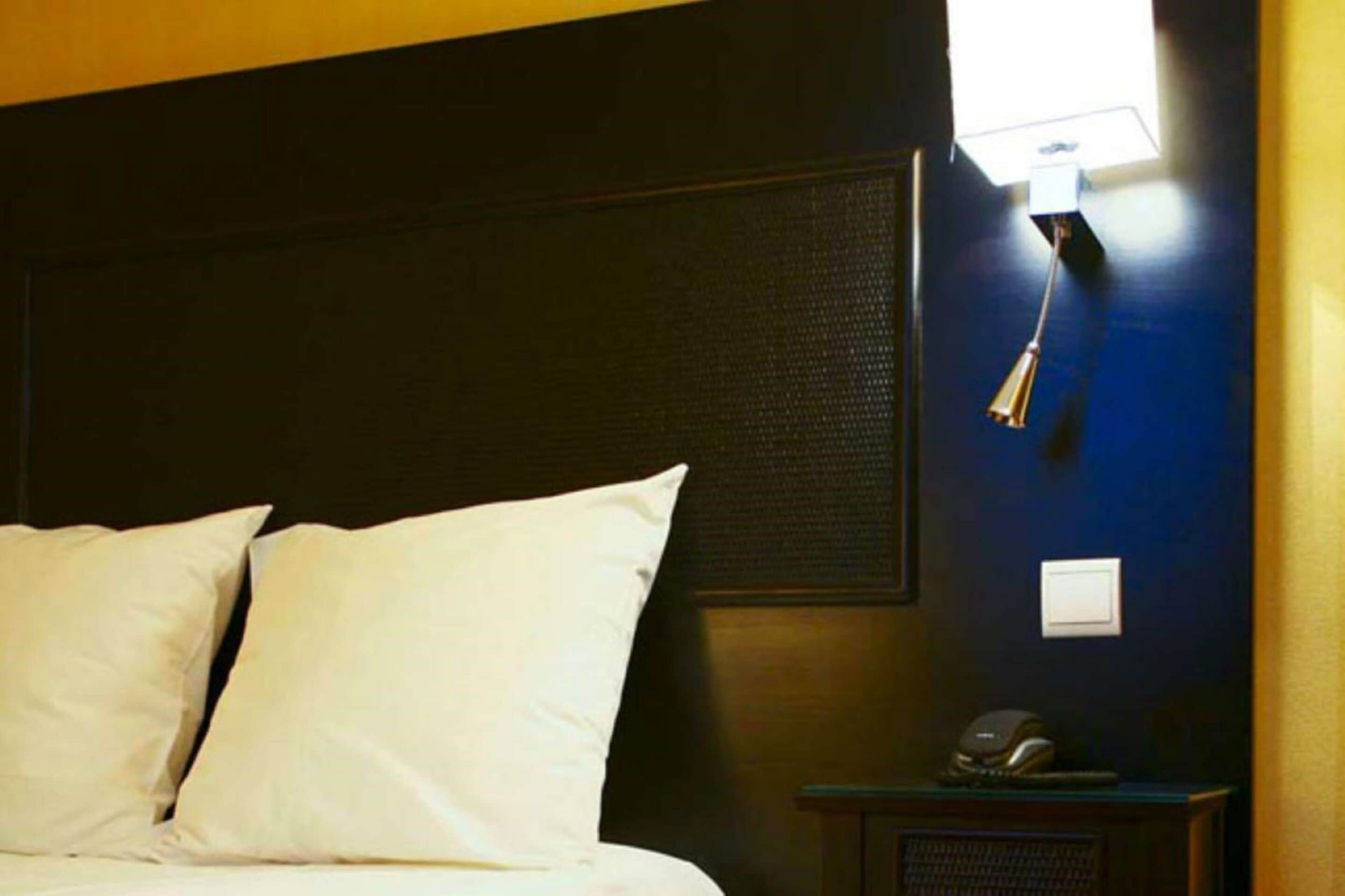 standard double room | premium bedding, in-room safe, desk, blackout curtains