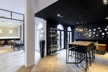 Bar (en la propiedad). Hotel Rubens - Grote Markt