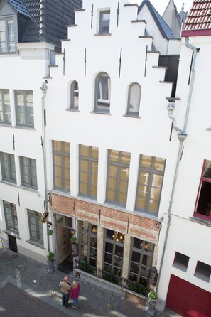 Literie hypoallergénique, minibar, coffres-forts dans les chambres