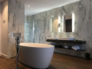 Suite (Penthouse)
