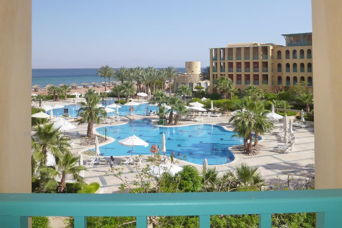 Piscine | Piscine couverte, 2 piscines extérieures