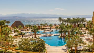 Indoor pool, 2 outdoor pools