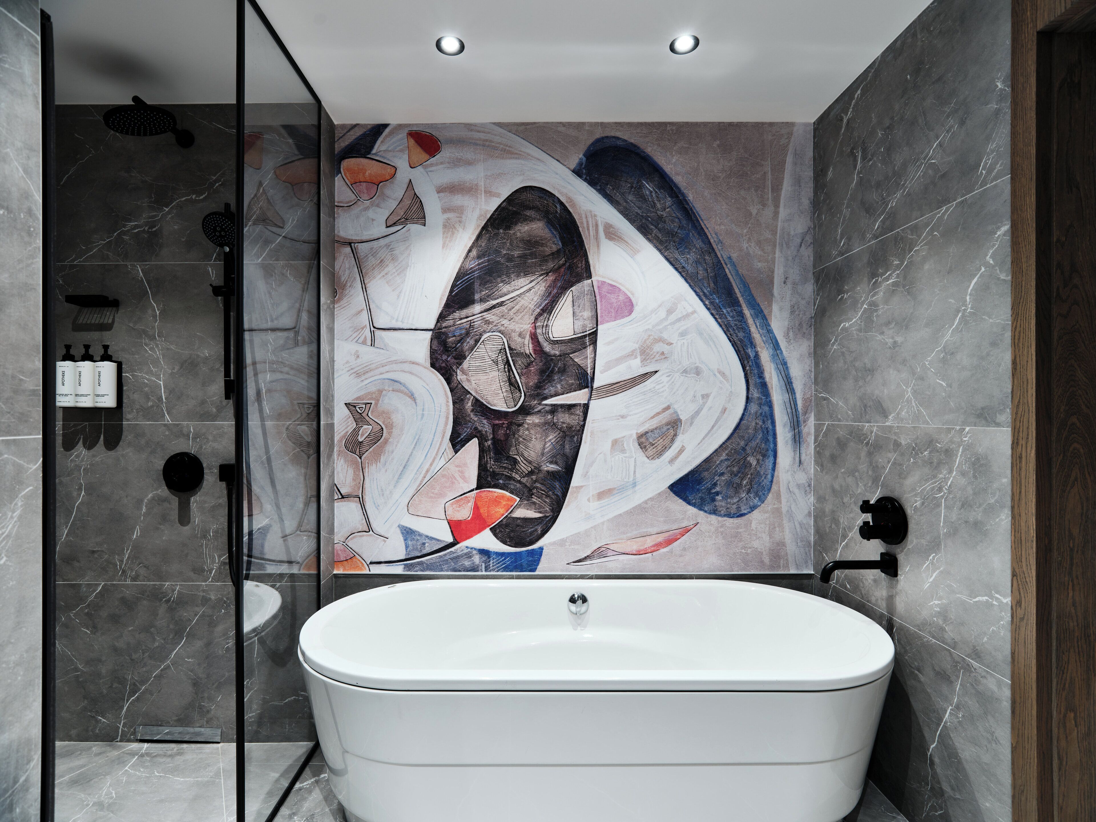 suite, 1 bedroom, accessible, lake view (club lounge access) | bathroom | free toiletries, hair dryer, towels