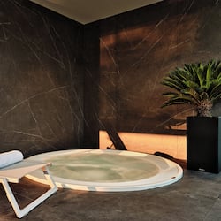 Tina de hidromasaje interior