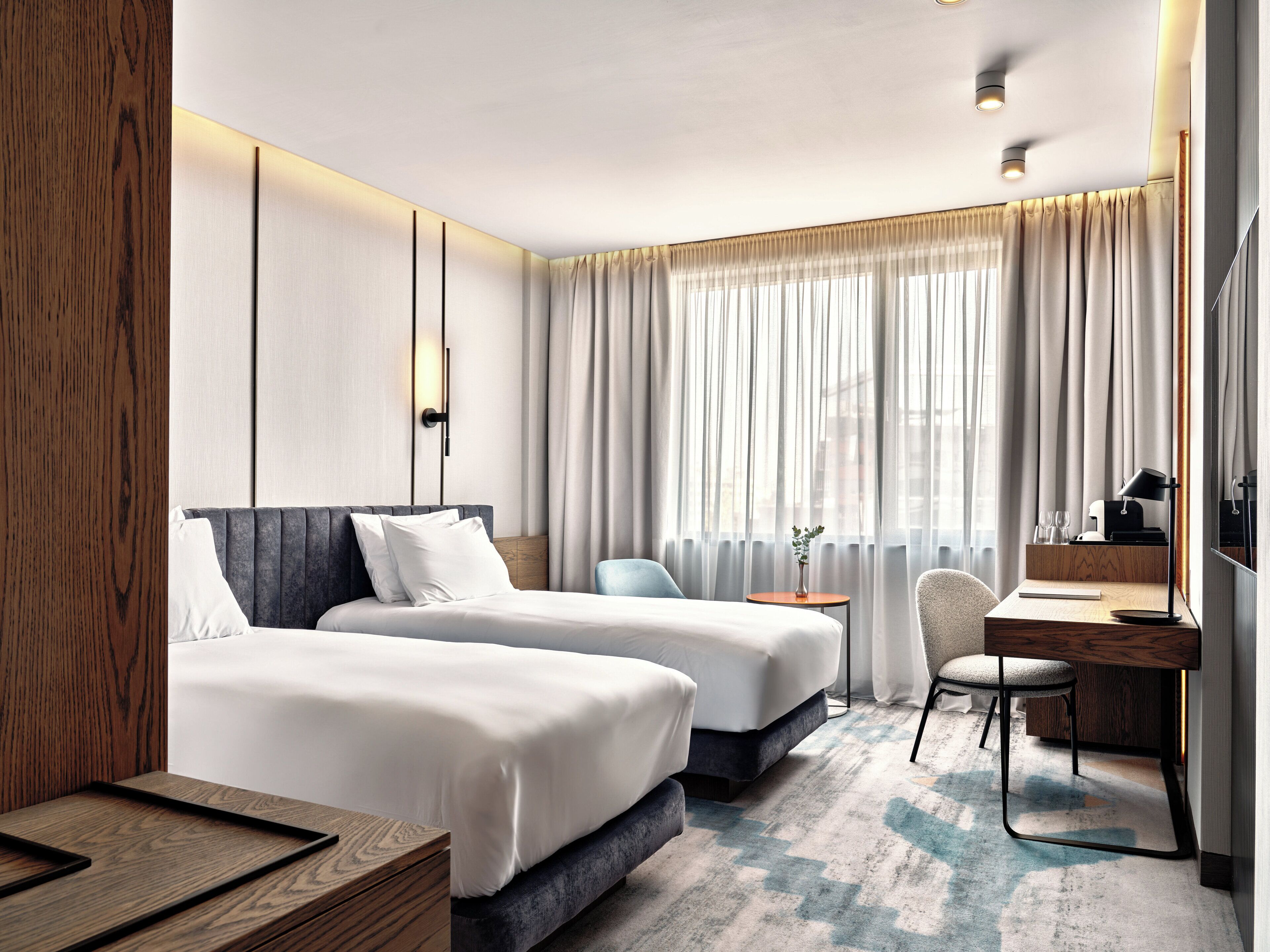 1 bedroom, premium bedding, memory-foam beds, minibar