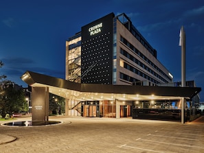 Exterior - Crowne Plaza Sofia by IHG (Sofia)