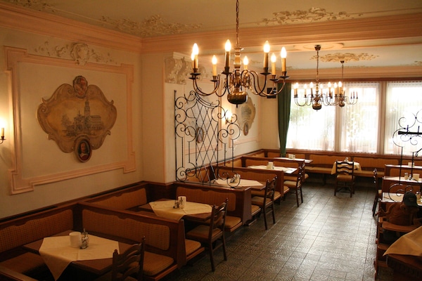 Desayuno buffet (EUR 15 por persona)