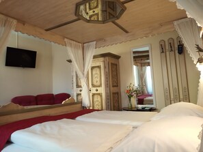 Premium bedding, minibar, in-room safe, individually decorated - Hotel - Pension Adlerhof (Salzburg)