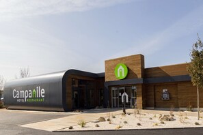 Exterior - Campanile Chartres (Chartres)