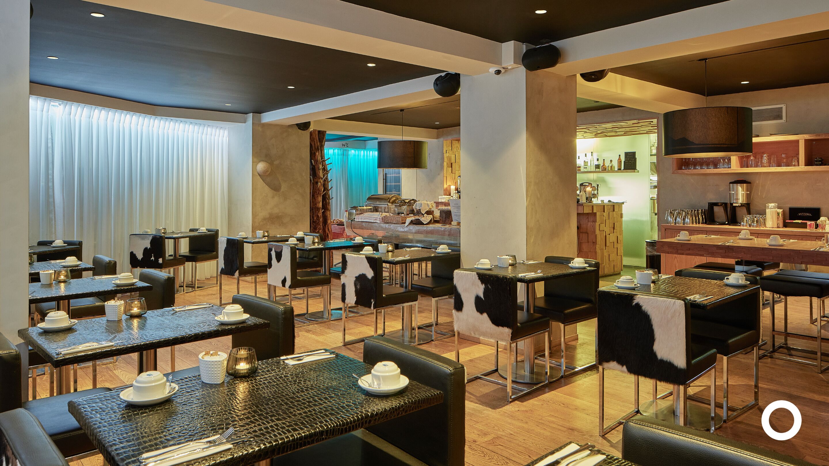 Petit déjeuner buffet (3500 ISK par personne)