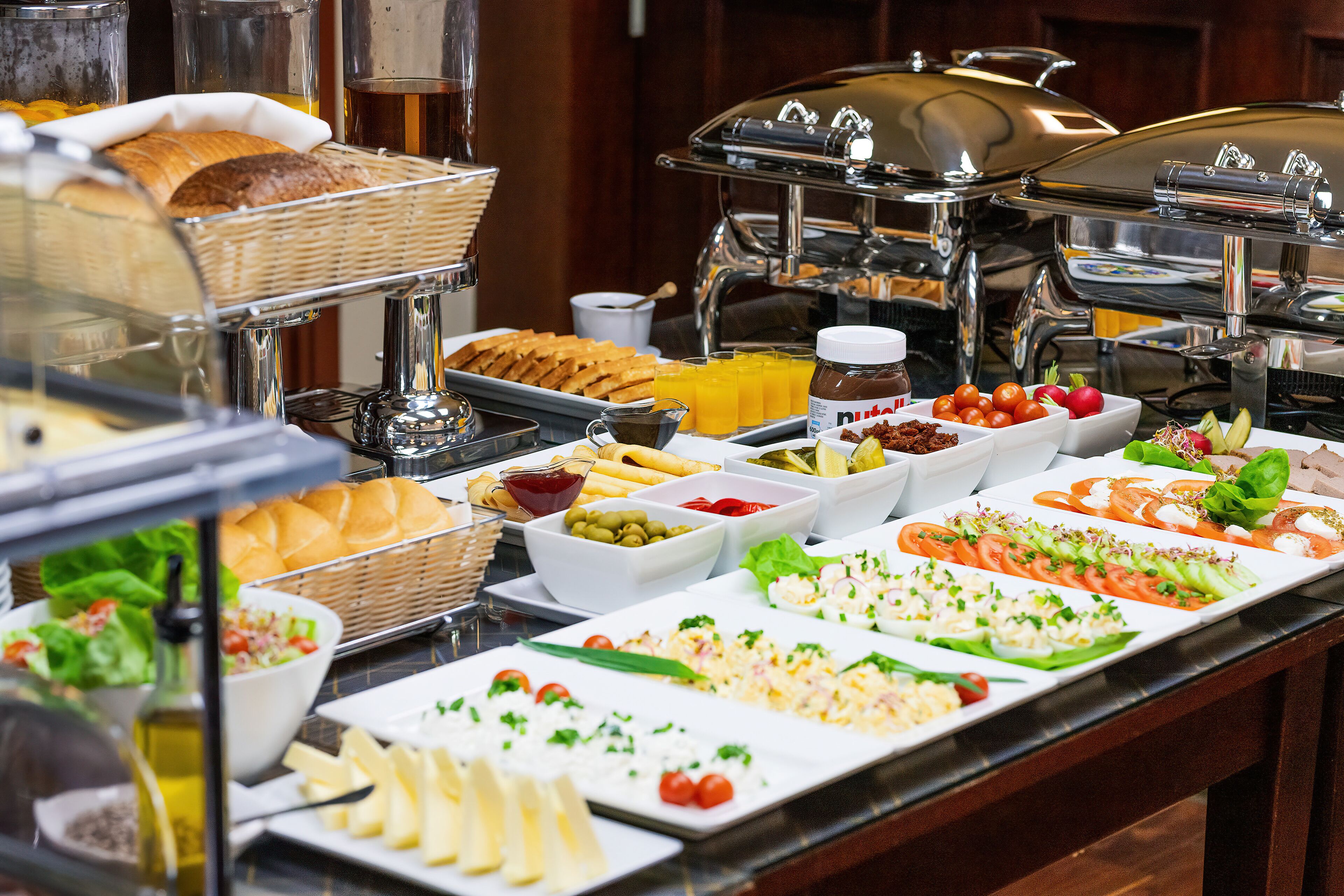 daily cooked-to-order breakfast (pln 44 per person)