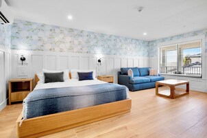 Tabla de planchar con plancha, wifi gratis y ropa de cama 