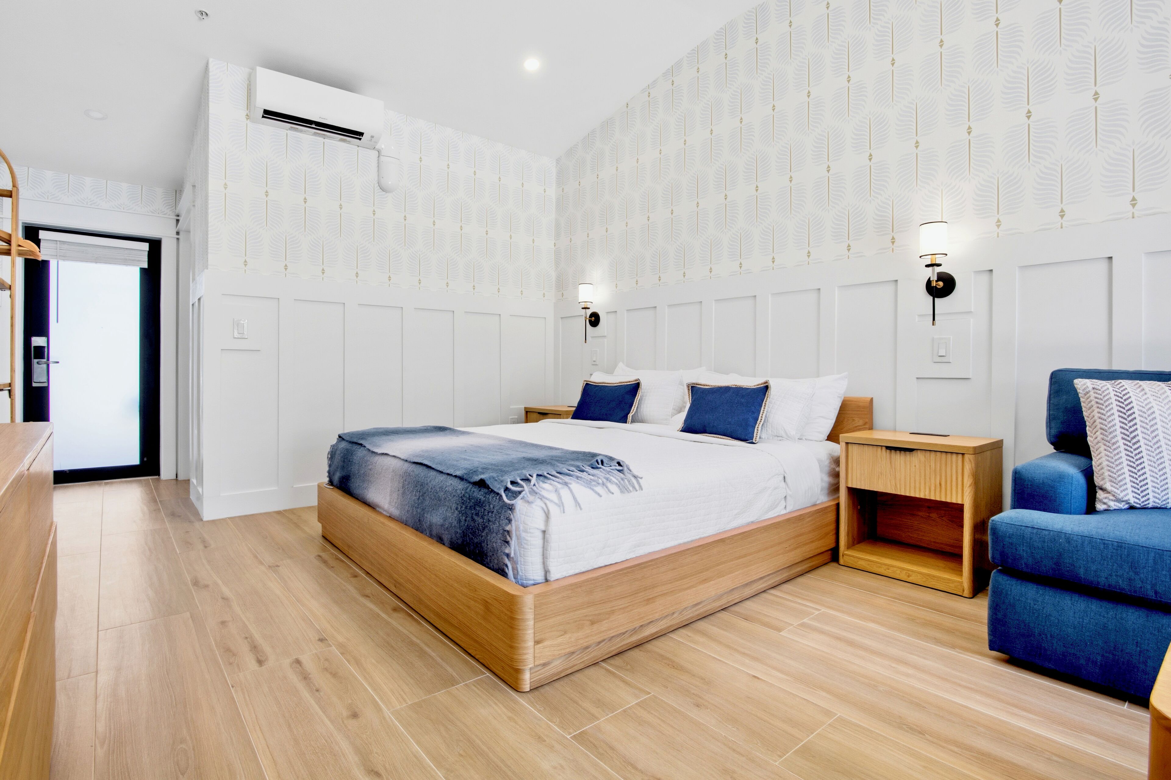 Pool View Terrace King Suite | Iron/ironing board, free WiFi, bed sheets
