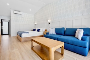 Pool View Terrace King Suite | Tabla de planchar con plancha, wifi gratis y ropa de cama
