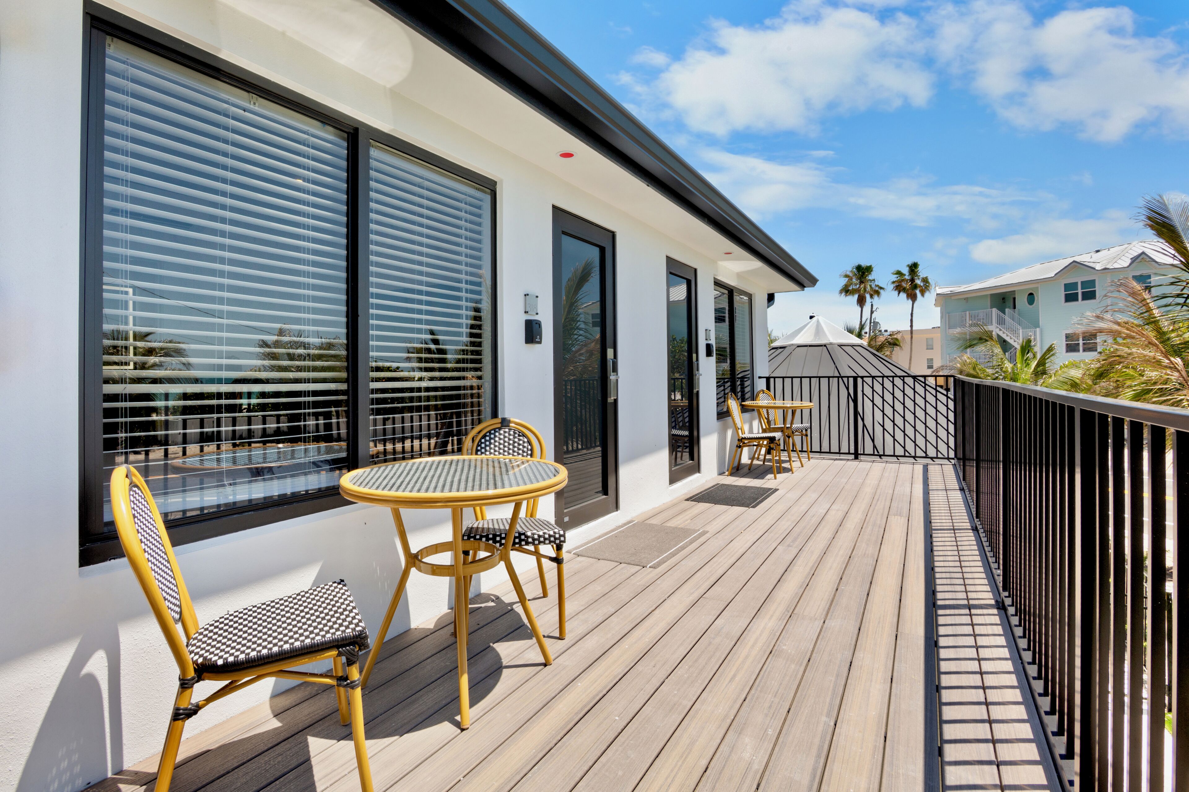 Ocean View Terrace King Room | アイロン / アイロン台、WiFi (無料)、ベッドシーツ