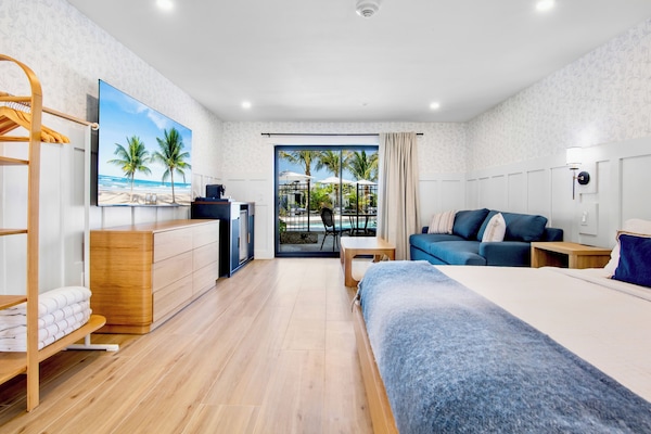 Pool View Terrace King Suite | Iron/ironing board, free WiFi, bed sheets
