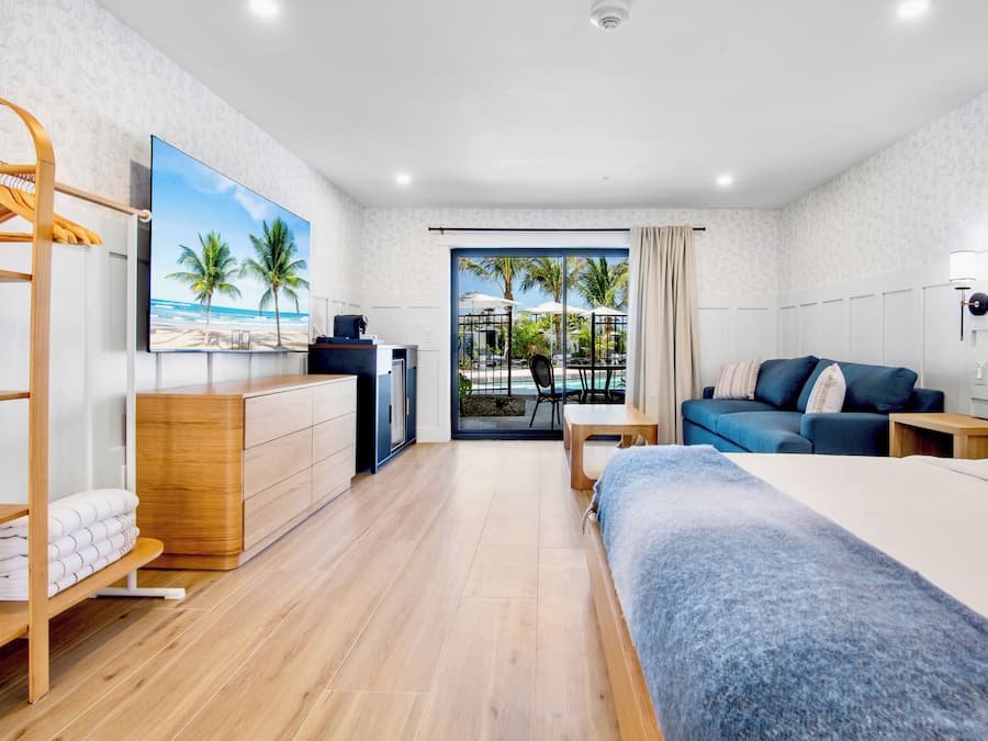 Pool View Terrace King Suite | Iron/ironing board, free WiFi, bed sheets
