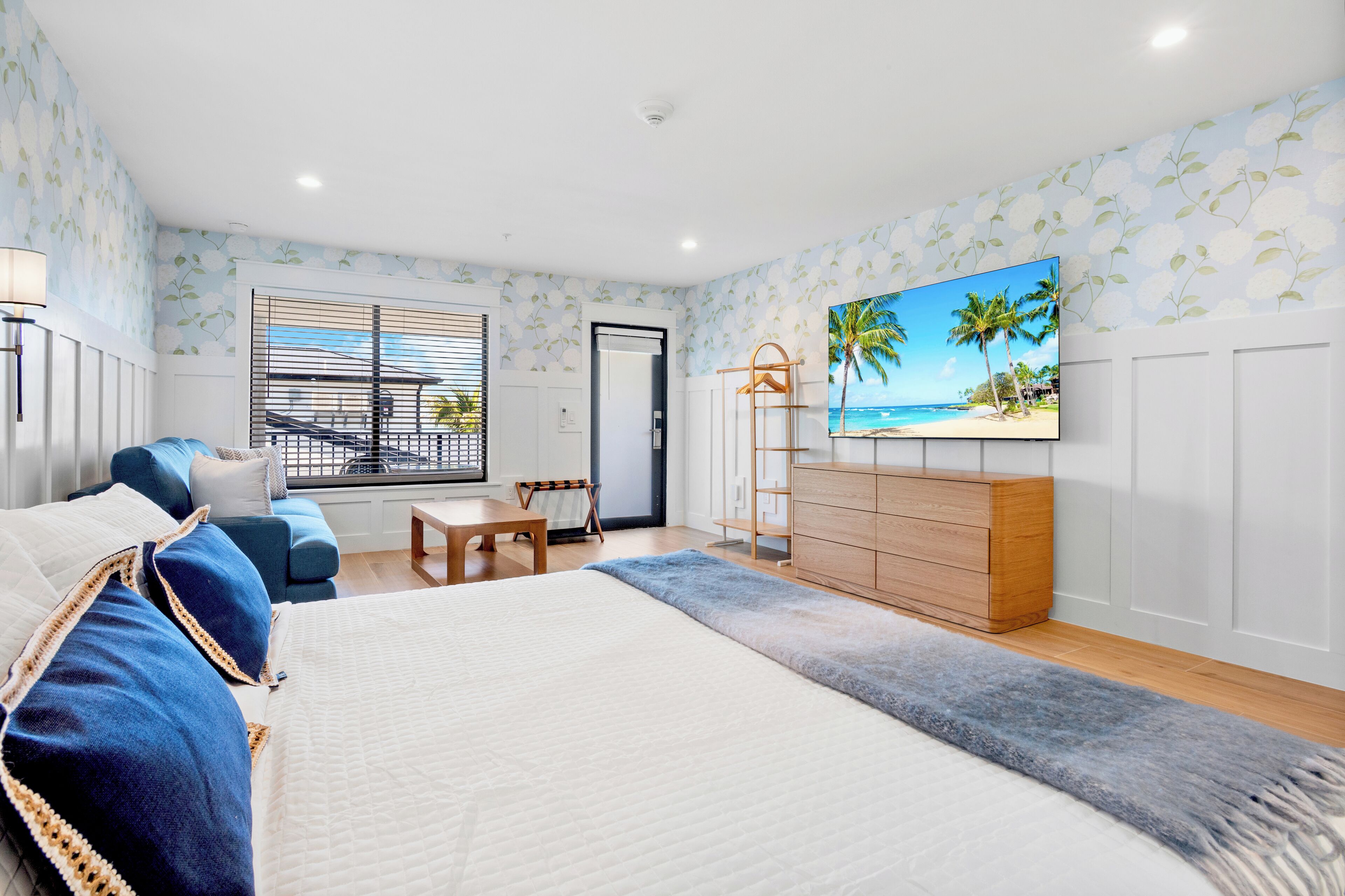 Resort View Terrace King Suite | アイロン / アイロン台、WiFi (無料)、ベッドシーツ