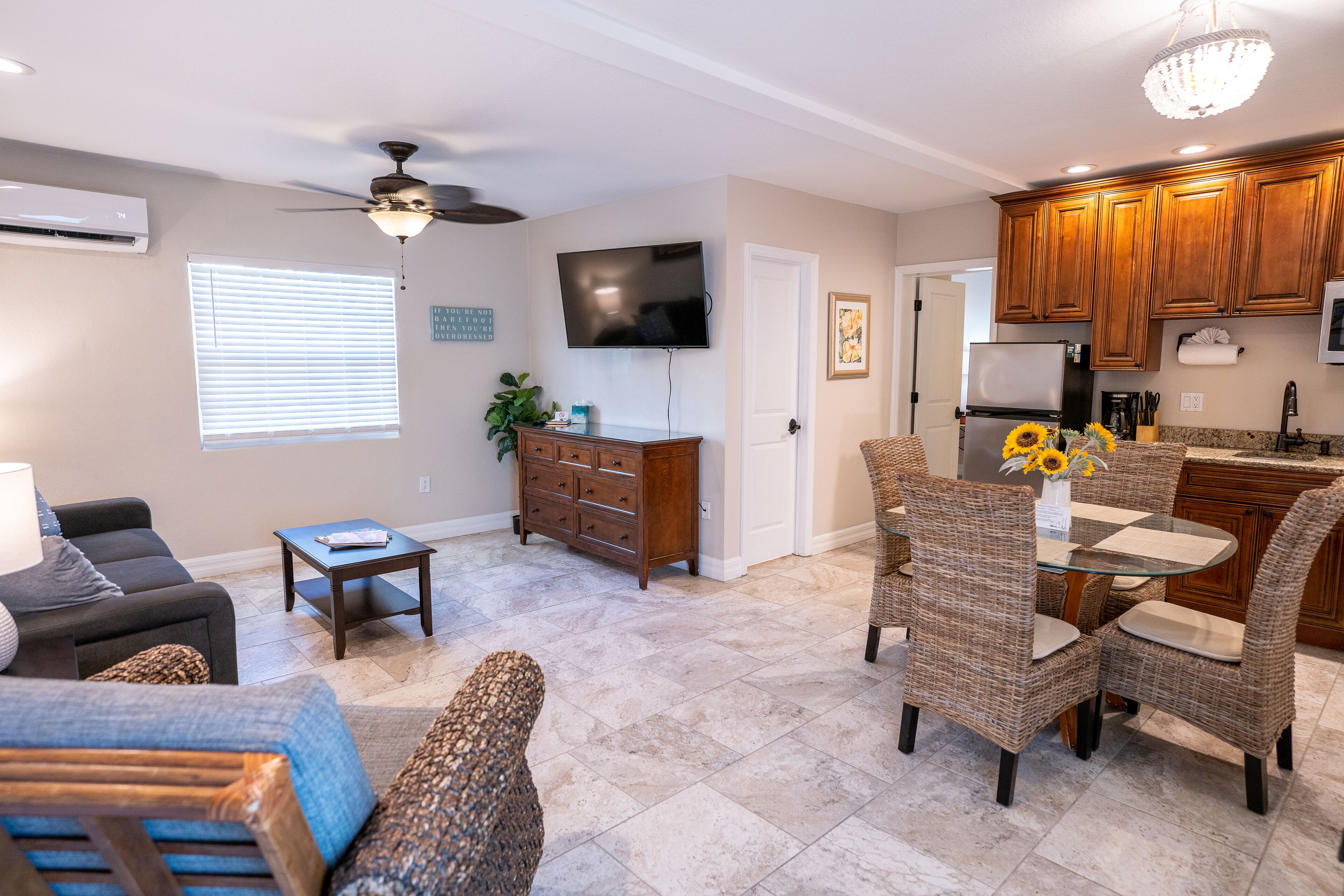 deluxe suite, 1 bedroom (unit 107) | 1 bedroom, premium bedding, pillow-top beds, in-room safe