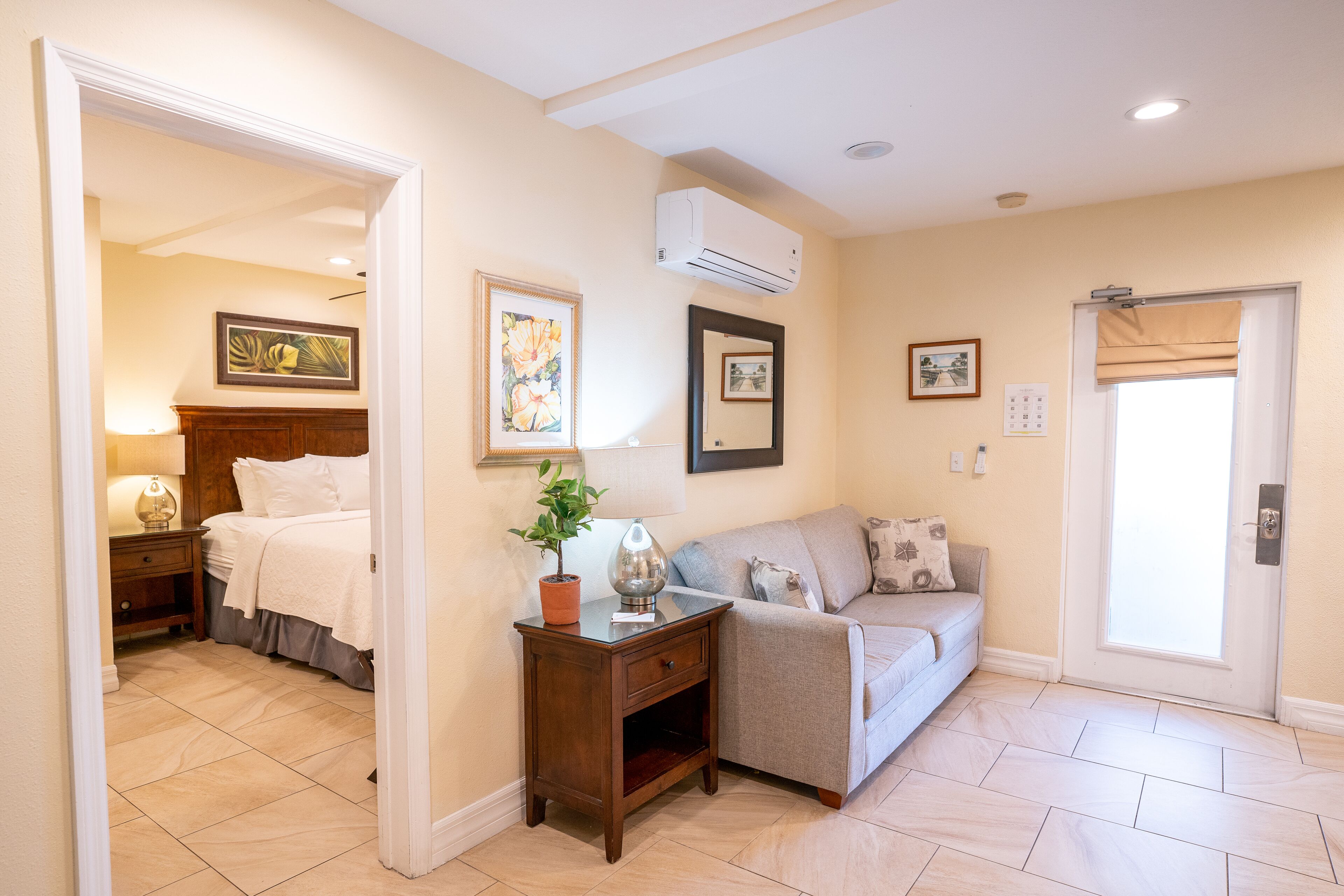 junior suite, 1 bedroom (unit 109) | 1 bedroom, premium bedding, pillow-top beds, in-room safe