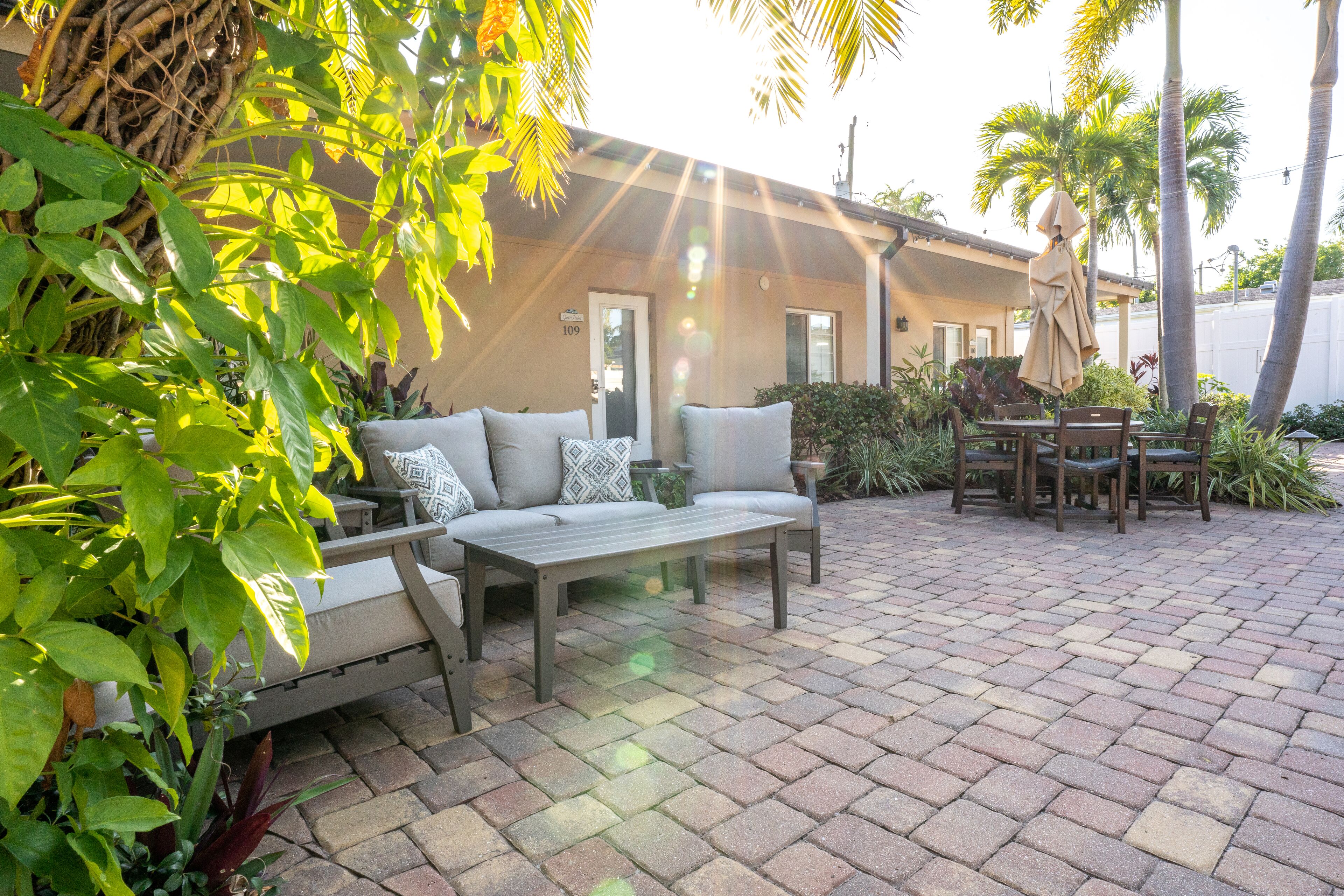 Premium Studio Suite, 1 Katil Raja (King) dengan Katil Sofa (Unit 106) | Pemandangan dari bilik