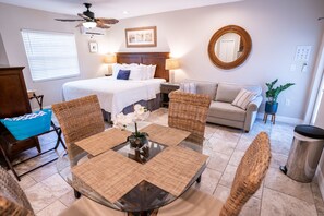 Premium Studio Suite, 1 King Bed with Sofa bed (Unit 104) | 1 bedroom, premium bedding, pillow-top beds, in-room safe