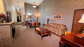 行政套房 | 遮光窗簾/窗簾、免費嬰兒床、摺床/加床 (收費)、免費 Wi-Fi