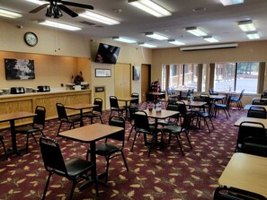 Free daily continental breakfast