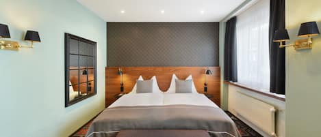 Superior Double Room | Bar mini, peti besi dalam bilik, meja, katil lipat simpan/tambahan 