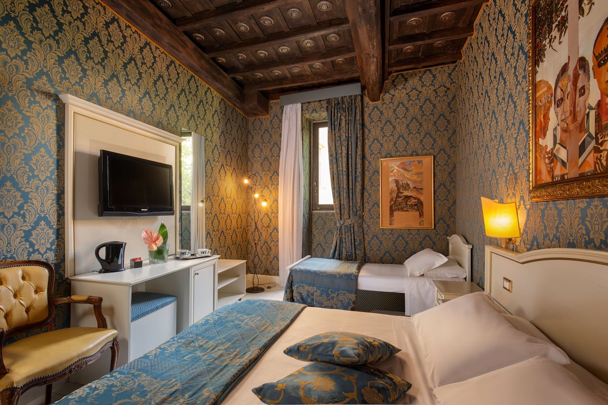 Tripla Classic | 1 camera, biancheria da letto di alta qualità, materassi Select Comfort