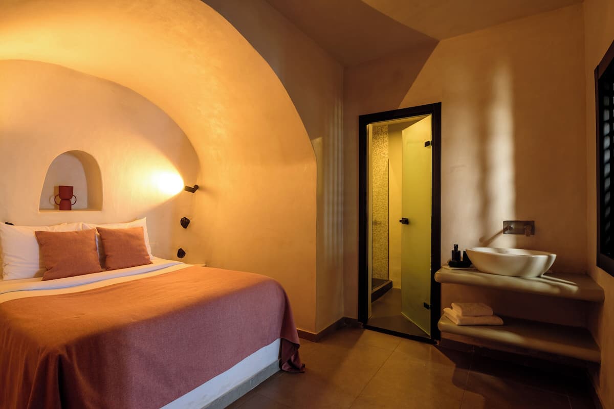 Premium bedding, pillowtop beds, in-room safe, laptop workspace