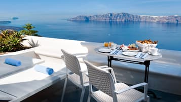 Junior Suite, Caldera & Sea View | Balkon