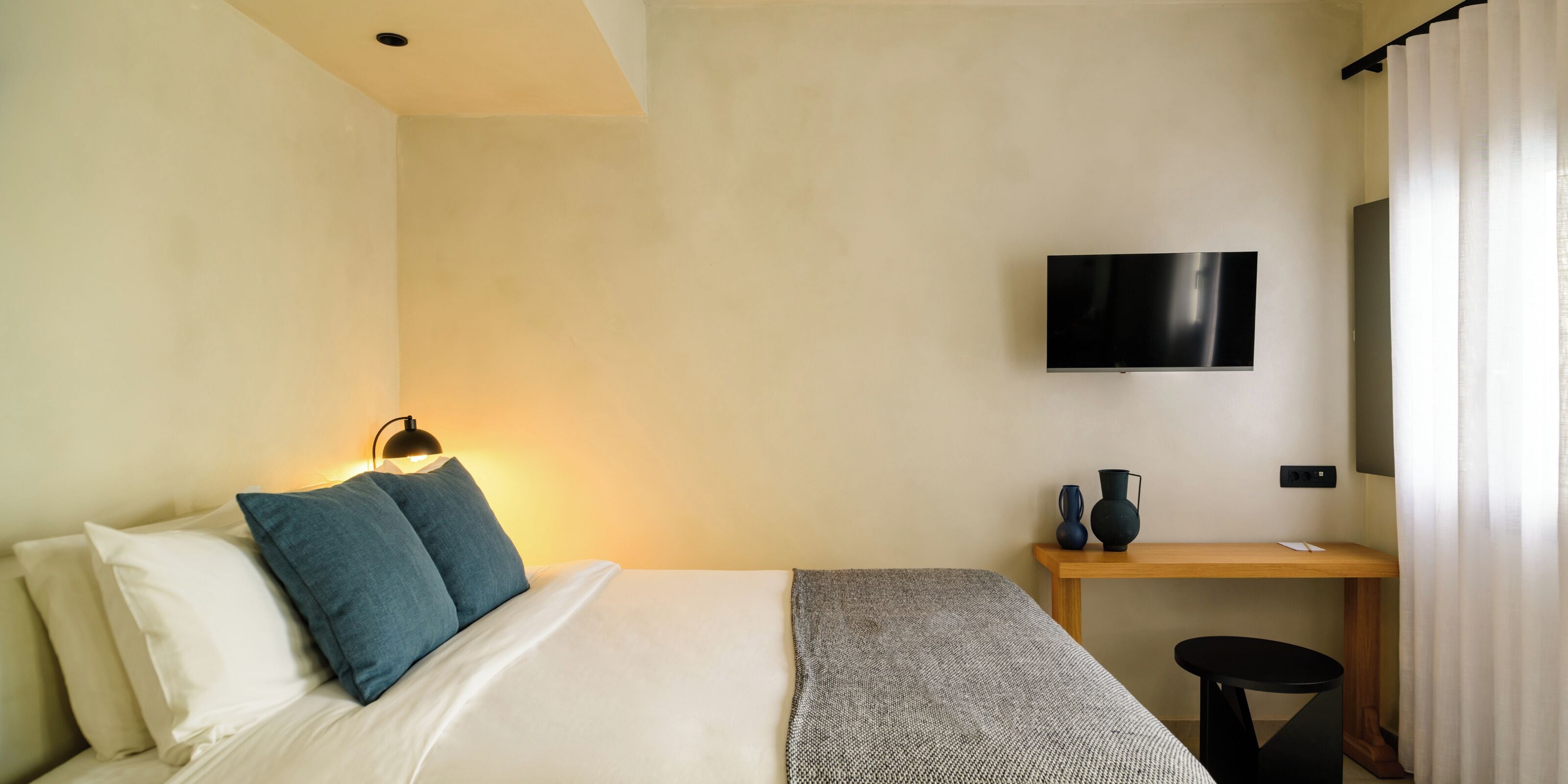 Classic Room, Caldera & Sea View | Premium bedding, pillowtop beds, in-room safe, individually furnished