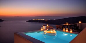 Deluxe Suite, Private Pool, Caldera & Sea View | Terrace/patio