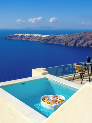 Deluxe Suite, Private Pool, Caldera & Sea View | Terraza o patio