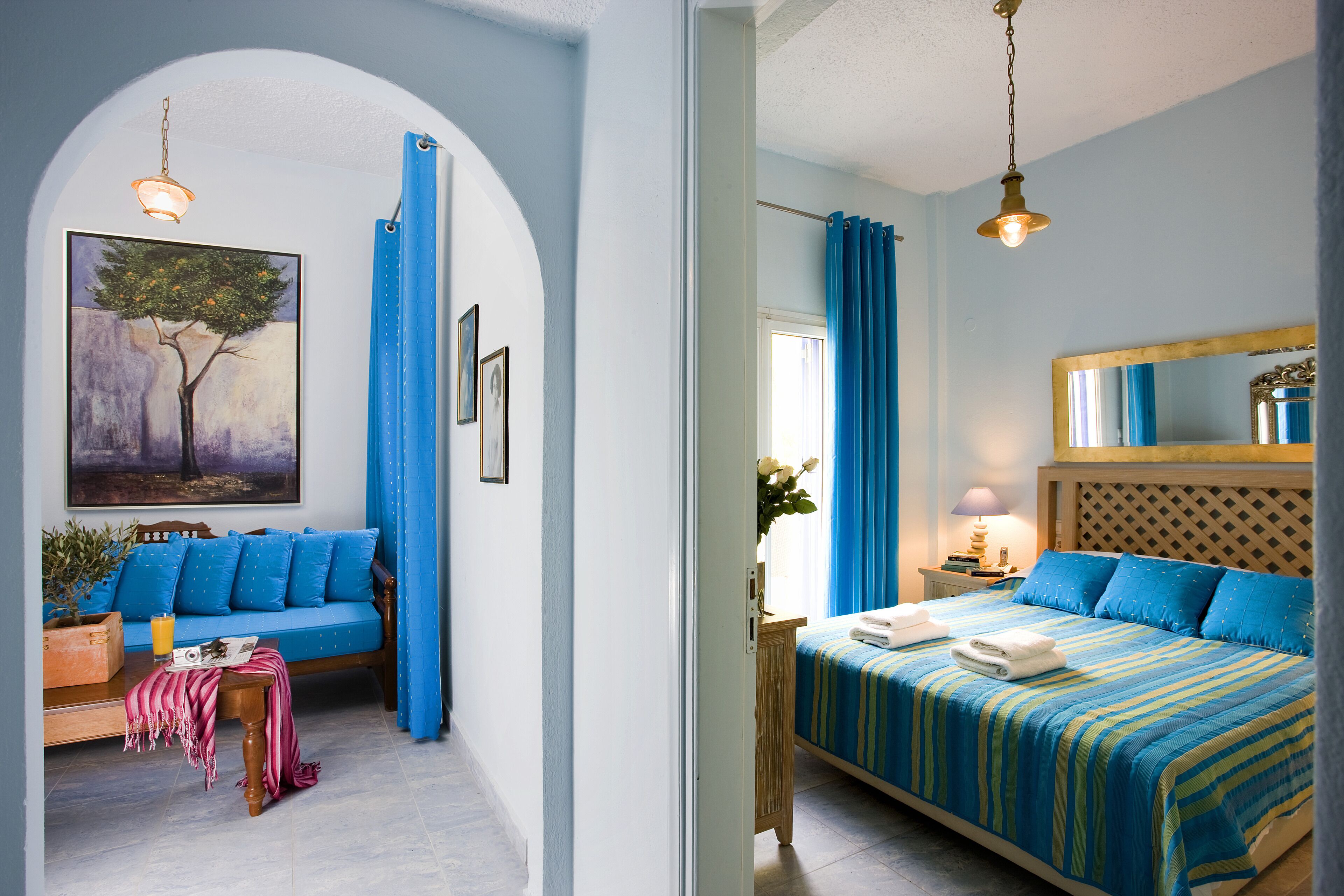 Premium bedding, in-room safe, desk, laptop workspace