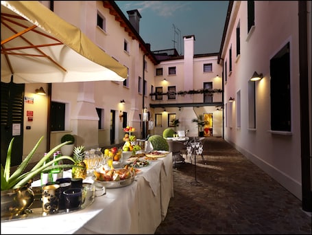 Servizio della struttura. Hotel Roma
