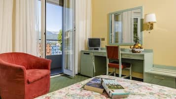 Camera con letto matrimoniale o 2 letti singoli | Una cassaforte in camera, con stile personalizzato