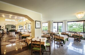 Bar (in der Unterkunft)