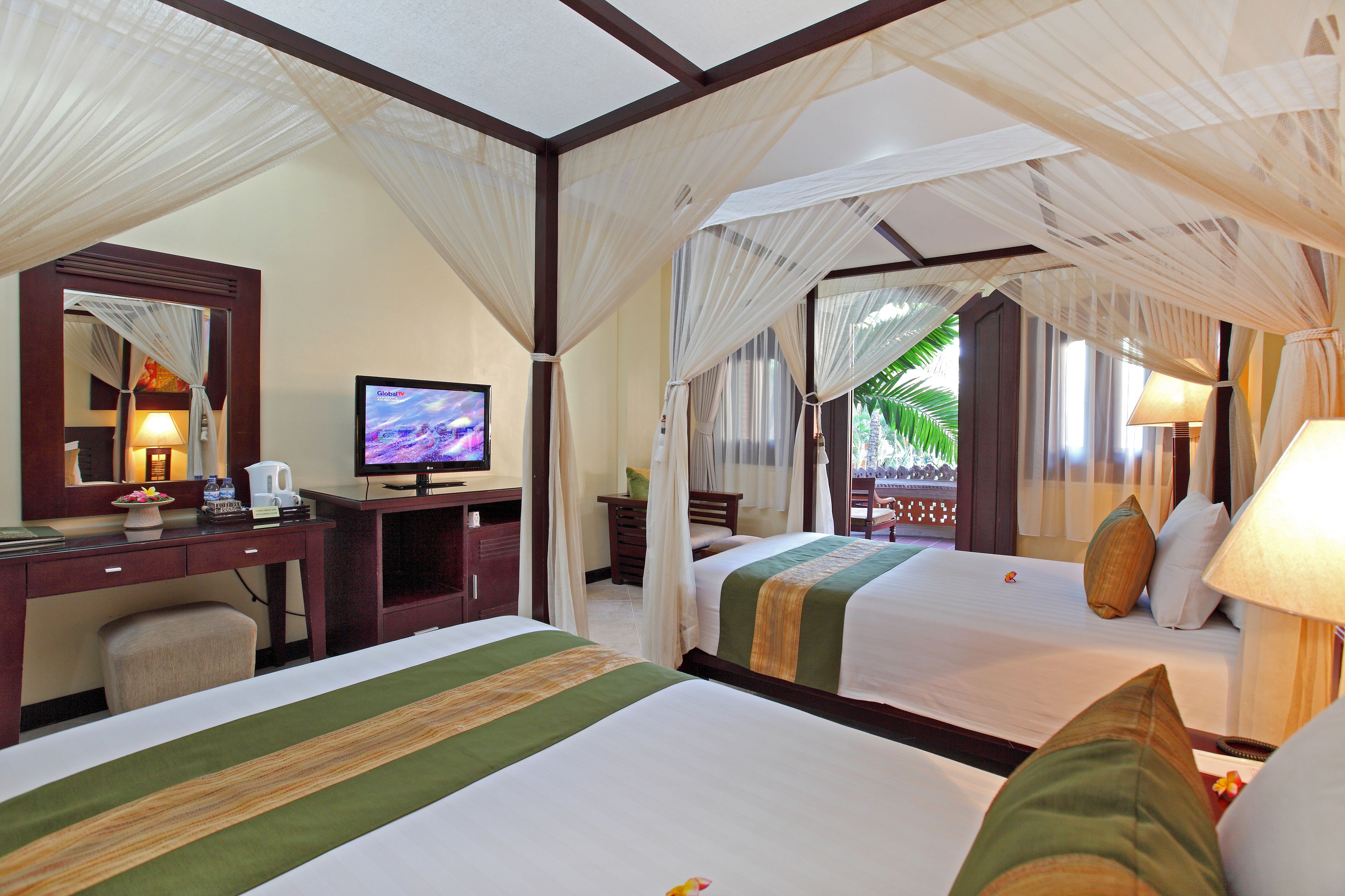 deluxe double or twin room | 1 bedroom, minibar, in-room safe, desk