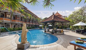 Outdoor pool - Adi Dharma Hotel Kuta (Kuta)