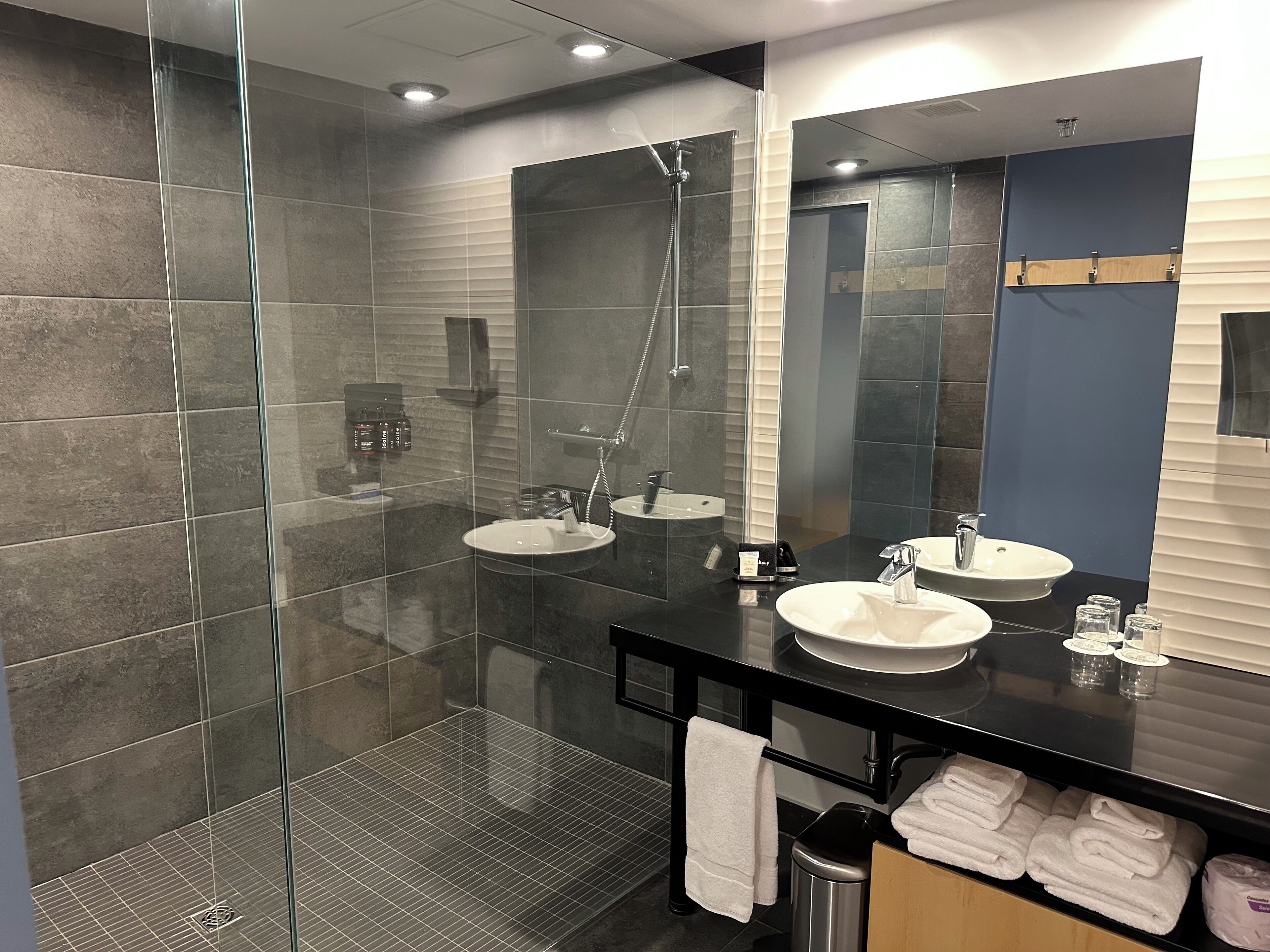 Photo - Le Dauphin Montréal Centre-Ville