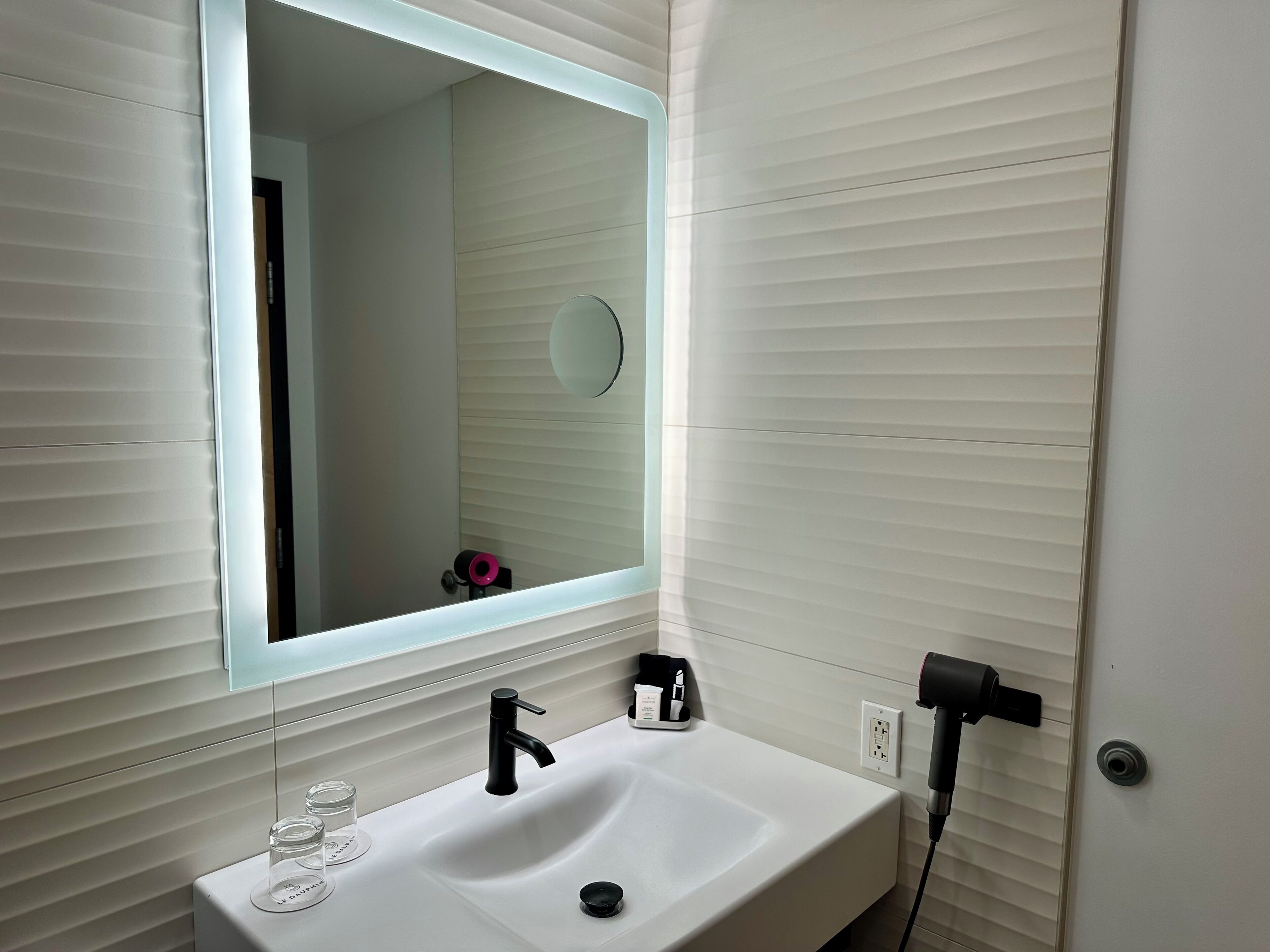 Photo - Hotel Le Dauphin Montreal Centre Ville