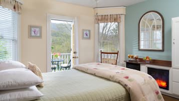 Mountain View Room | Premium bedding, pillowtop beds, desk, soundproofing