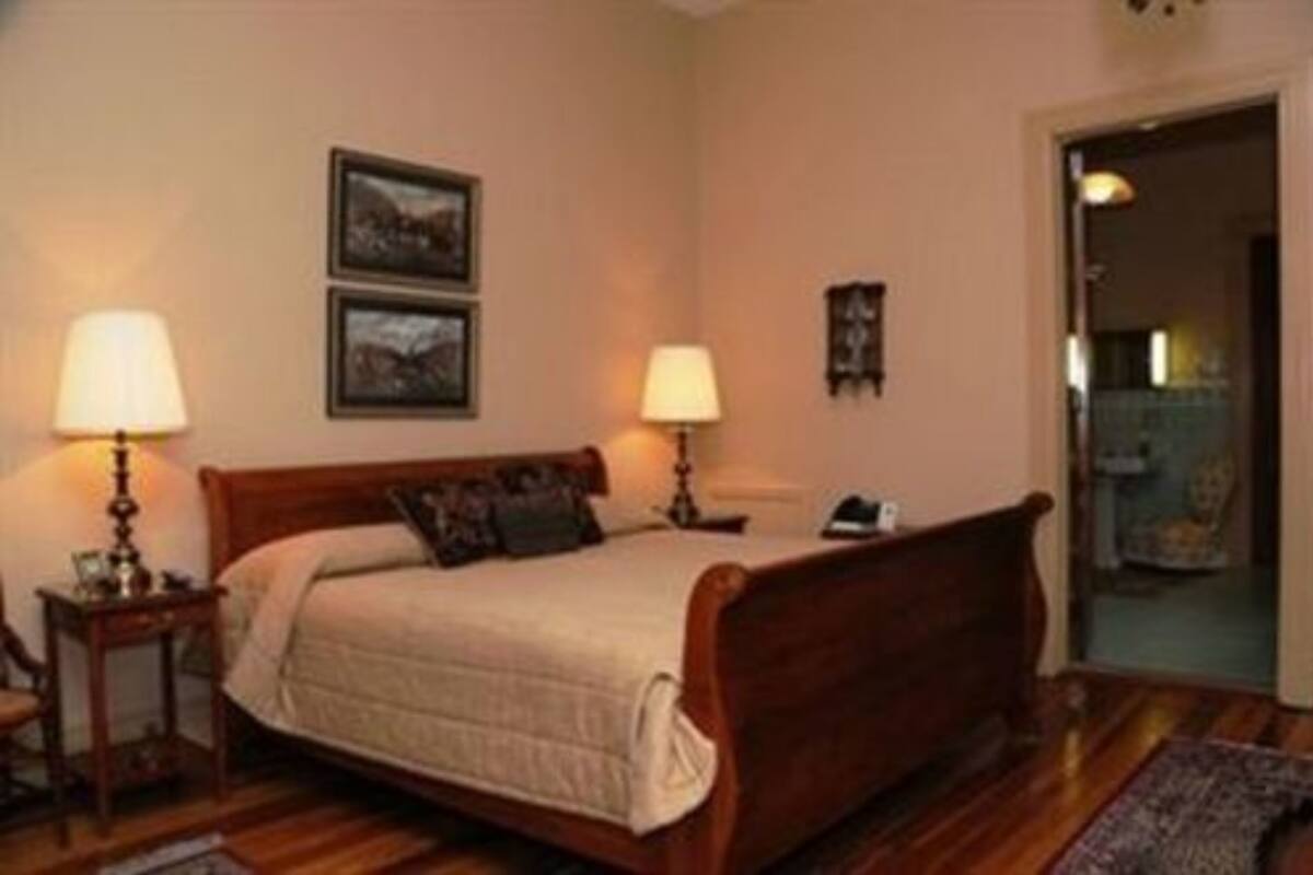 Desk, iron/ironing board, free rollaway beds, free WiFi