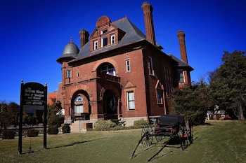 The Bennett House Bed & Breakfast